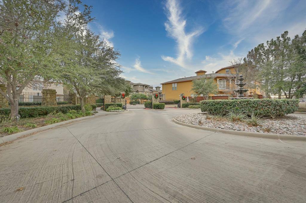 2660 Venice Drive, Grand Prairie, TX 75054