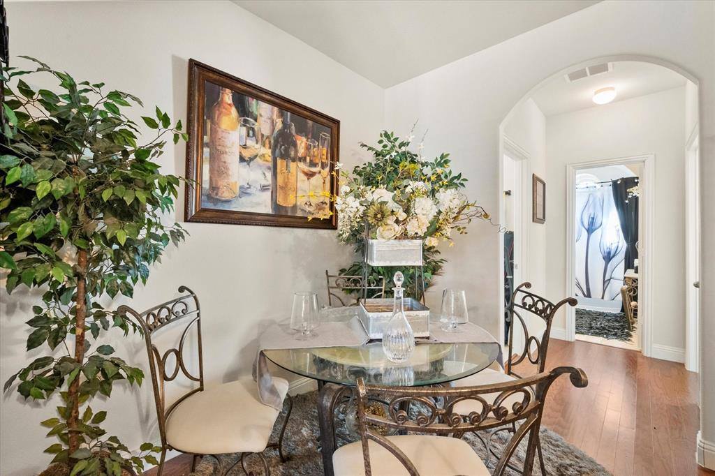 2660 Venice Drive, Grand Prairie, TX 75054