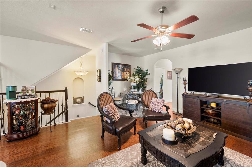 2660 Venice Drive, Grand Prairie, TX 75054