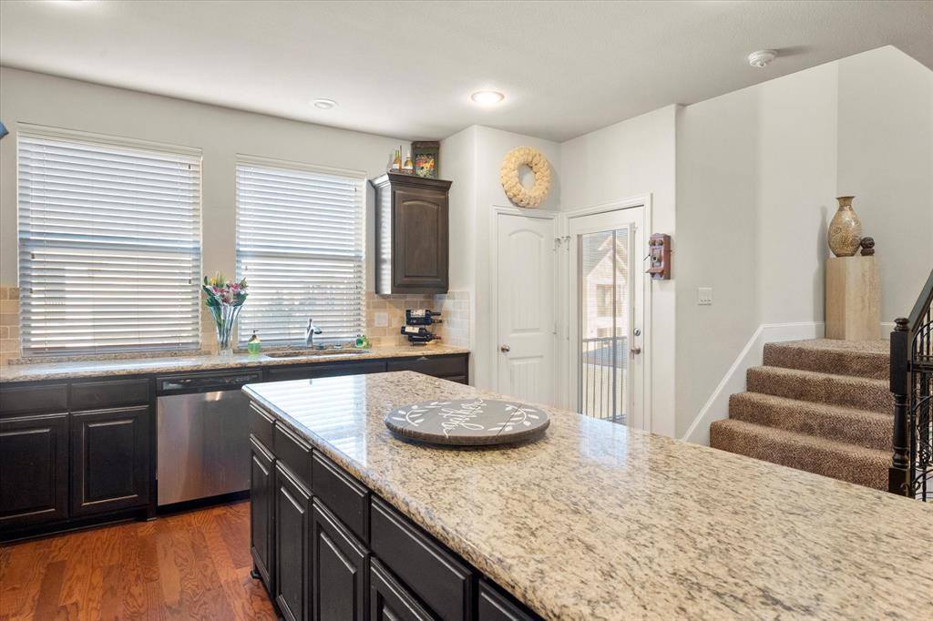 2660 Venice Drive, Grand Prairie, TX 75054