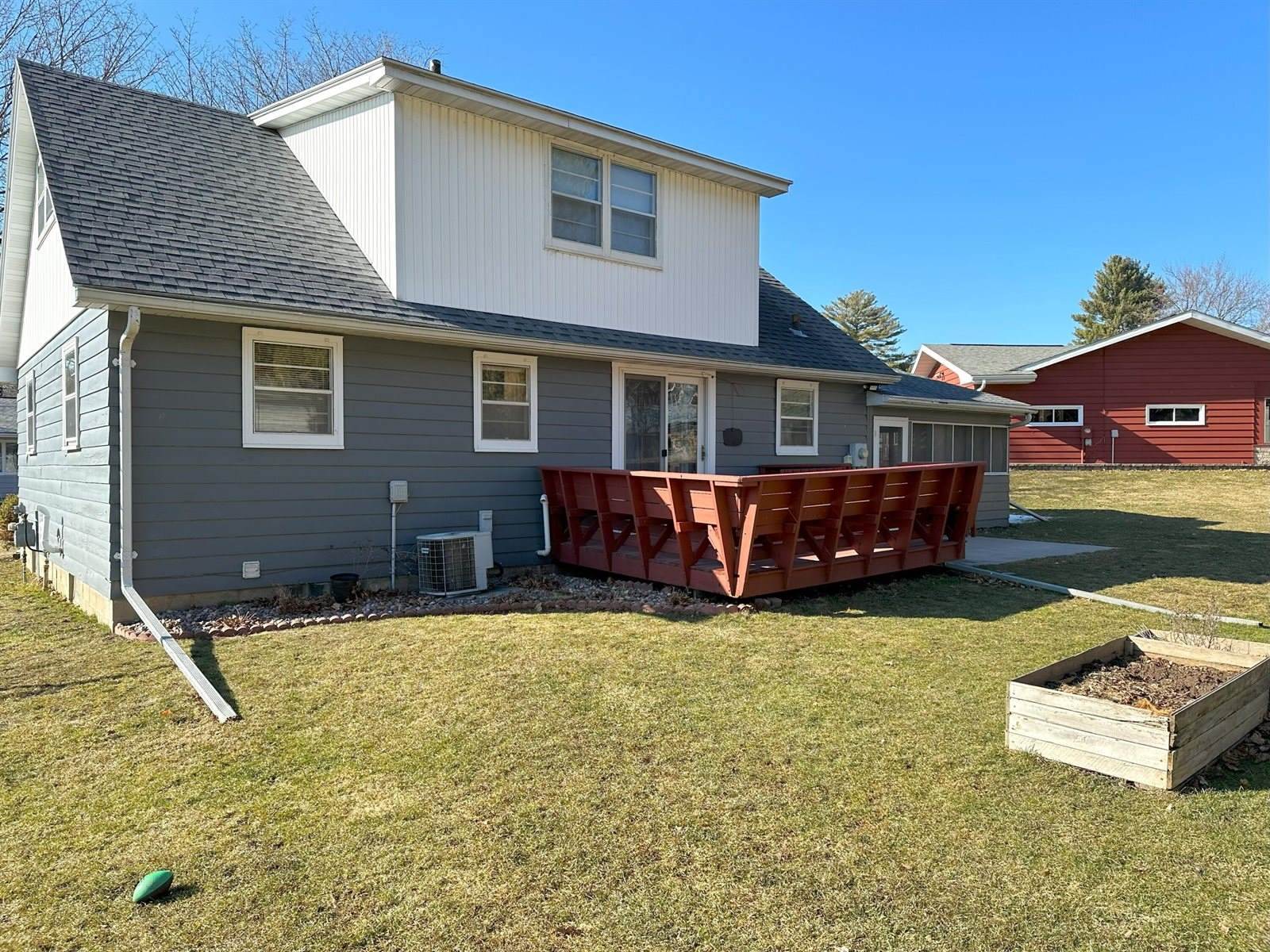 107 Central Ct, Westby, WI 54667