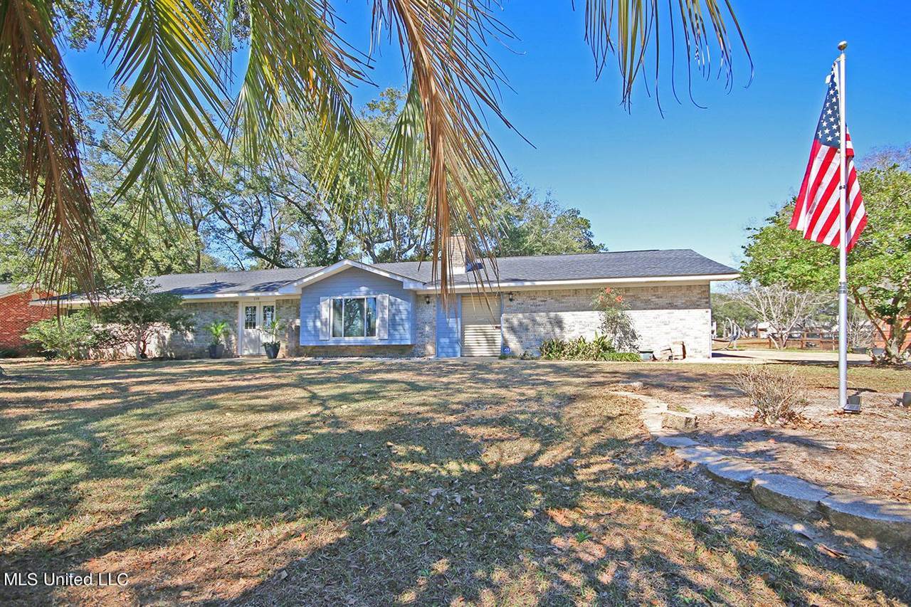 119 Muirfield Court, Ocean Springs, MS 39564