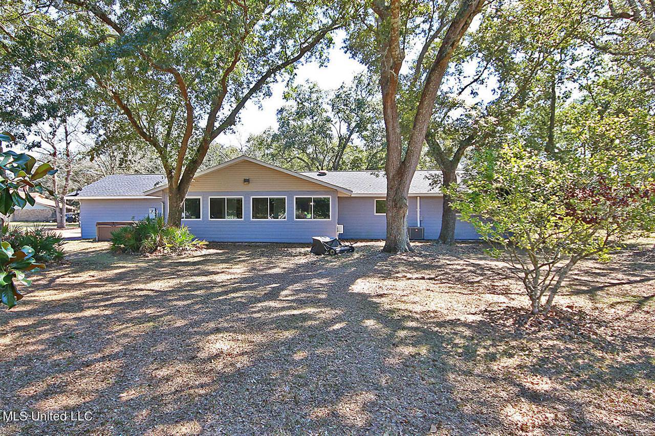 119 Muirfield Court, Ocean Springs, MS 39564