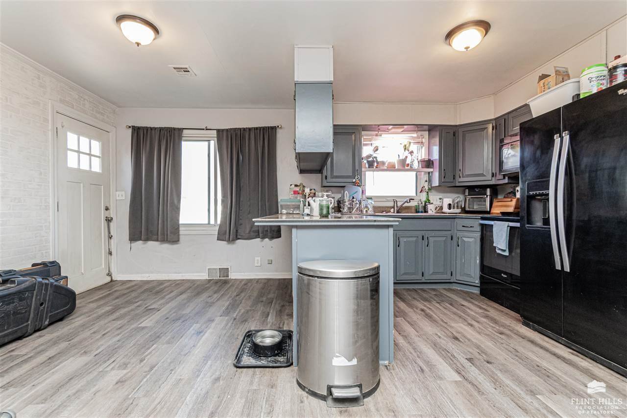 930 West 9th Street, Junction City, KS 66441