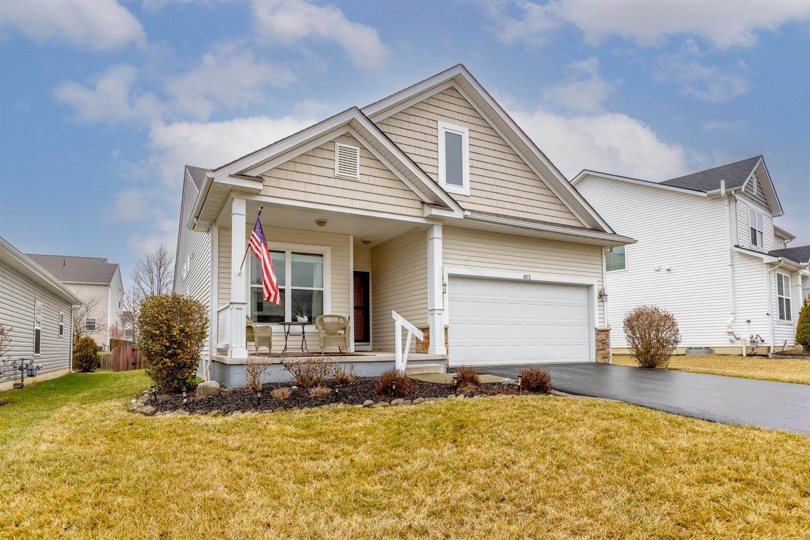 652 Redwood Valley Drive, Blacklick, OH 43004