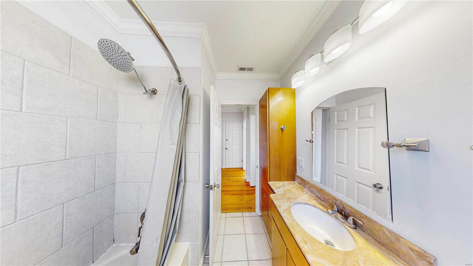 7055 Dartmouth Avenue, Saint Louis, MO 63130