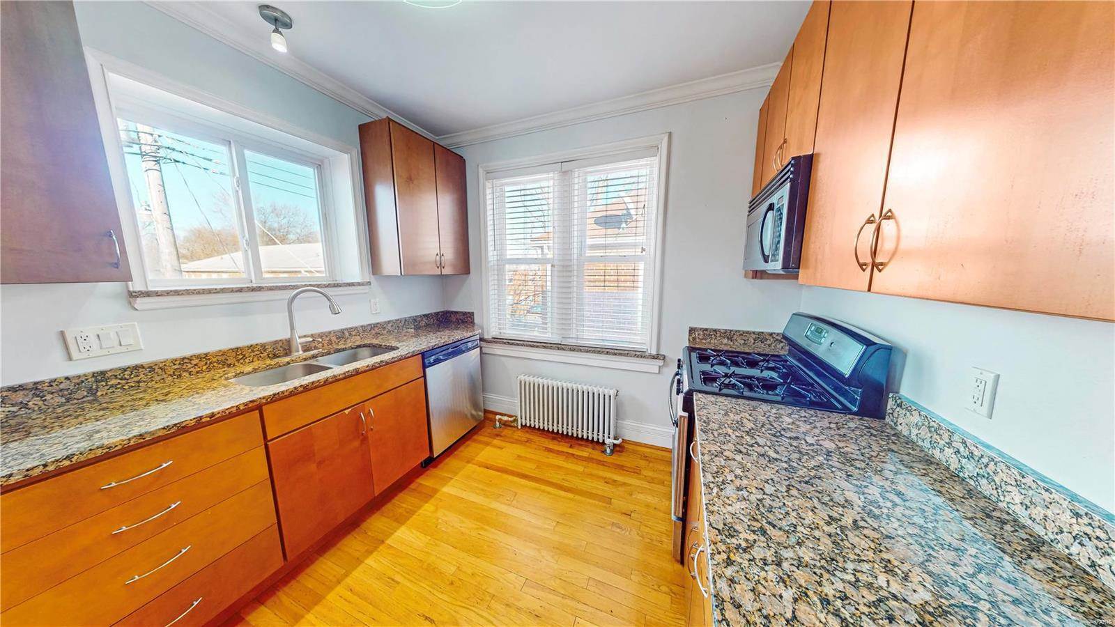 7055 Dartmouth Avenue, Saint Louis, MO 63130