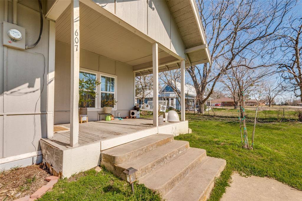 607 East 8th Street, Kemp, TX 75143