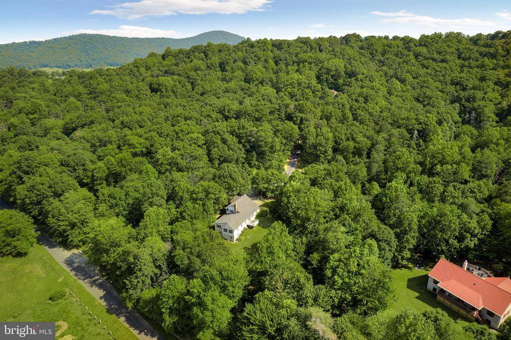 3608 North Red Oak Lane, Delaplane, VA 20144