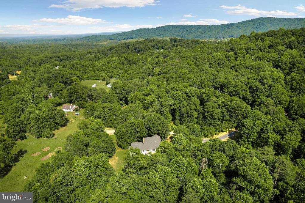 3608 North Red Oak Lane, Delaplane, VA 20144