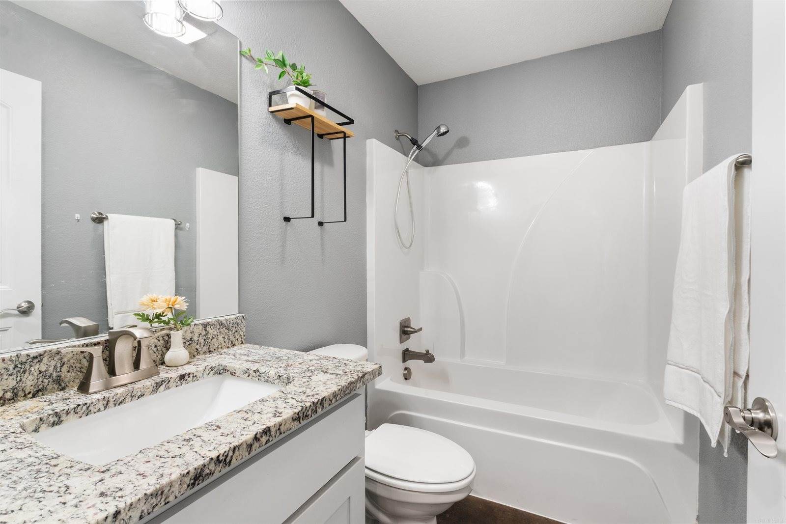 22 Clover Ridge Road, Vilonia, AR 72173