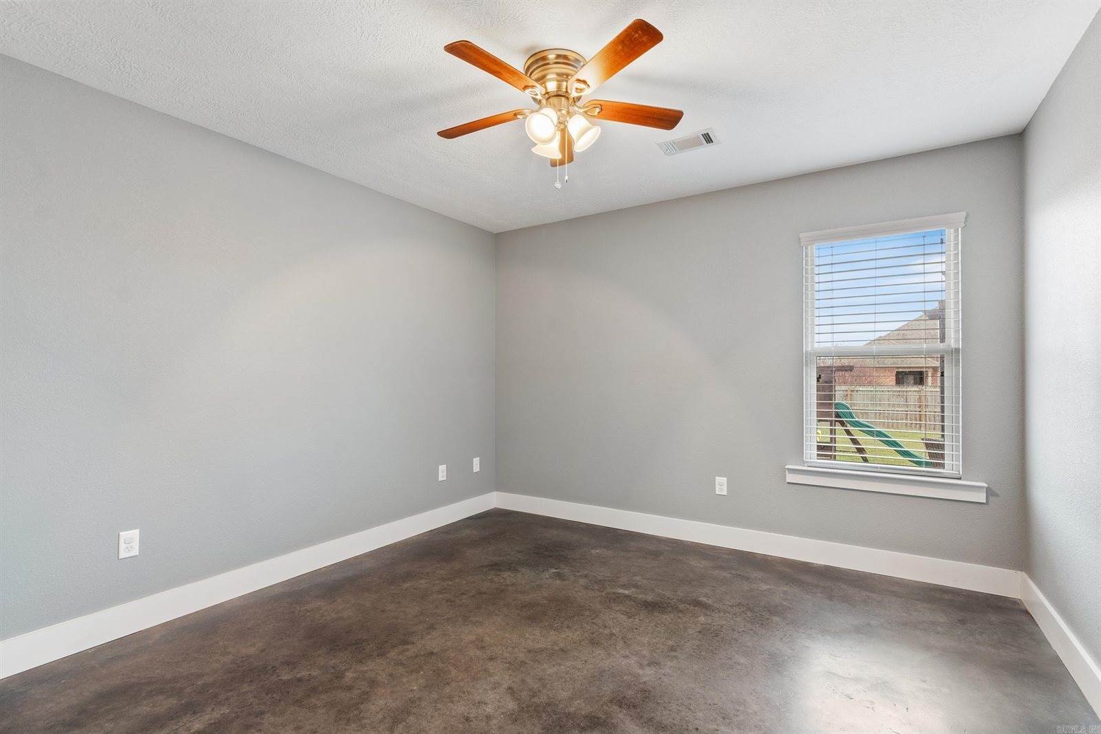 22 Clover Ridge Road, Vilonia, AR 72173