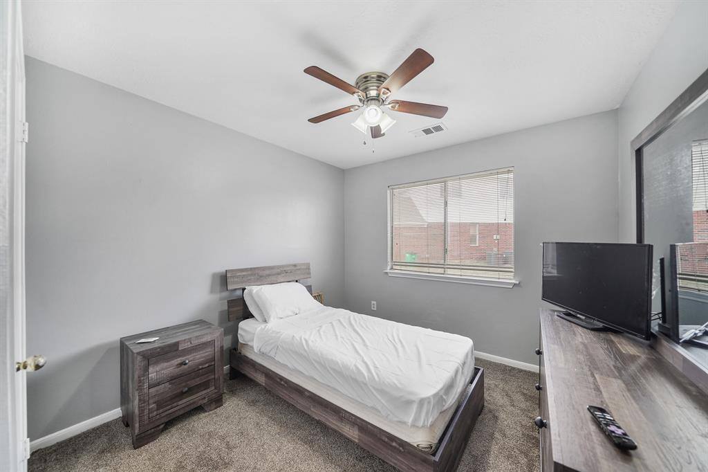 4502 Twin Timber Court, Fresno, TX 77545