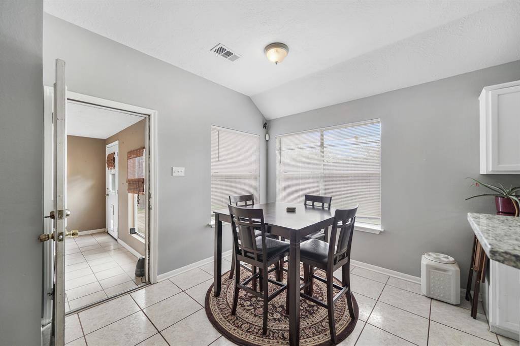 4502 Twin Timber Court, Fresno, TX 77545