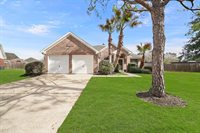 4502 Twin Timber Court, Fresno, TX 77545