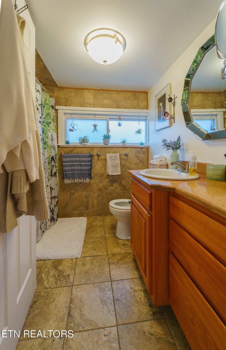 162 Johnson Rd, Oak Ridge, TN 37830