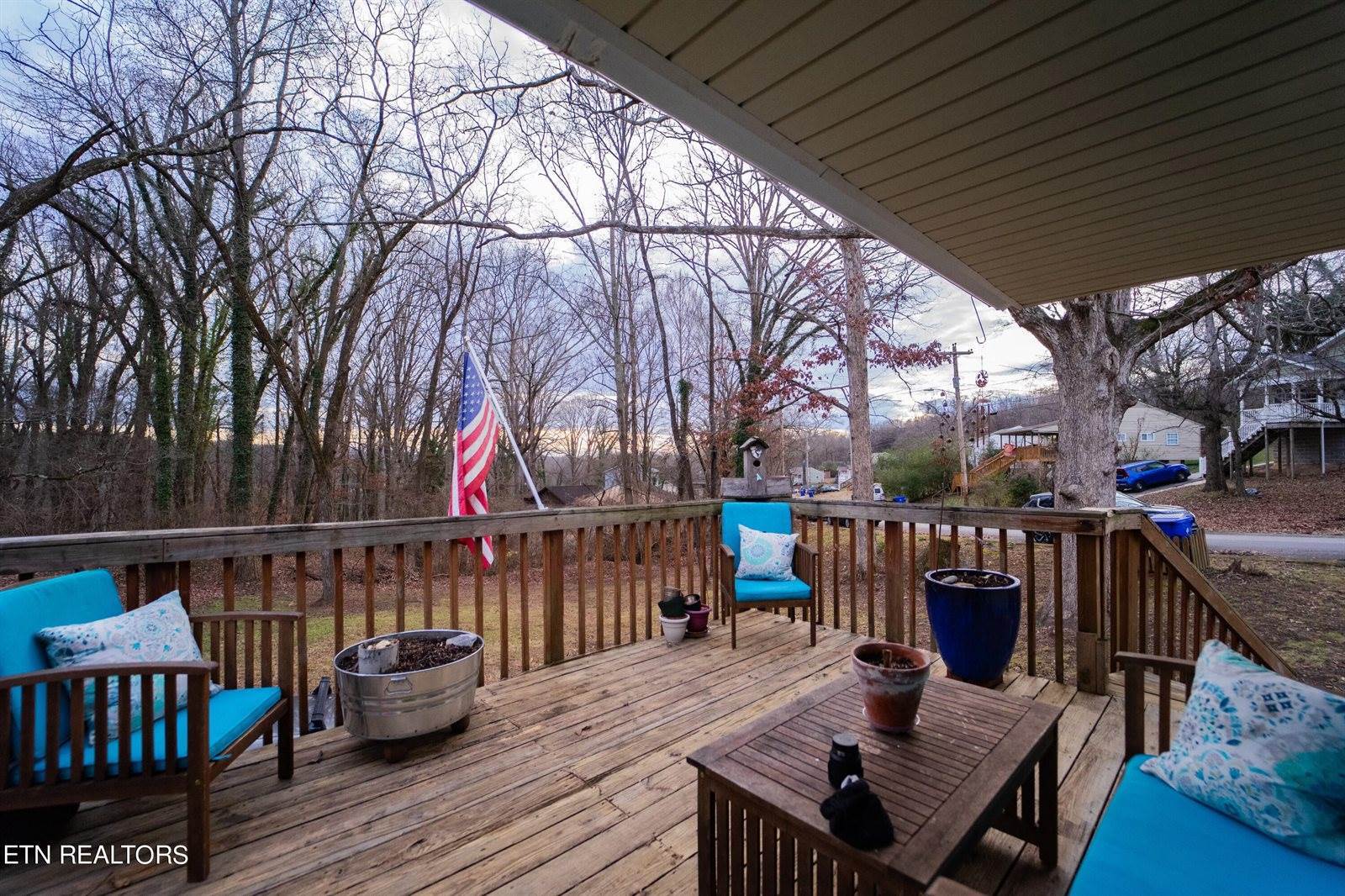 162 Johnson Rd, Oak Ridge, TN 37830