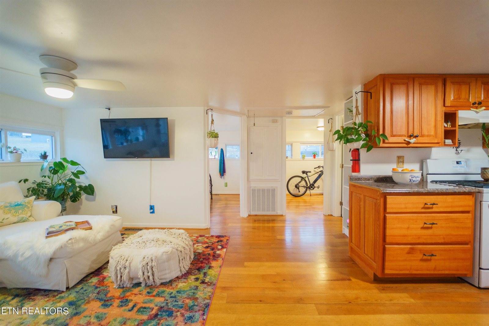 162 Johnson Rd, Oak Ridge, TN 37830