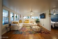 162 Johnson Rd, Oak Ridge, TN 37830