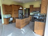 275 Creekside Court, Hartford City, IN 47348