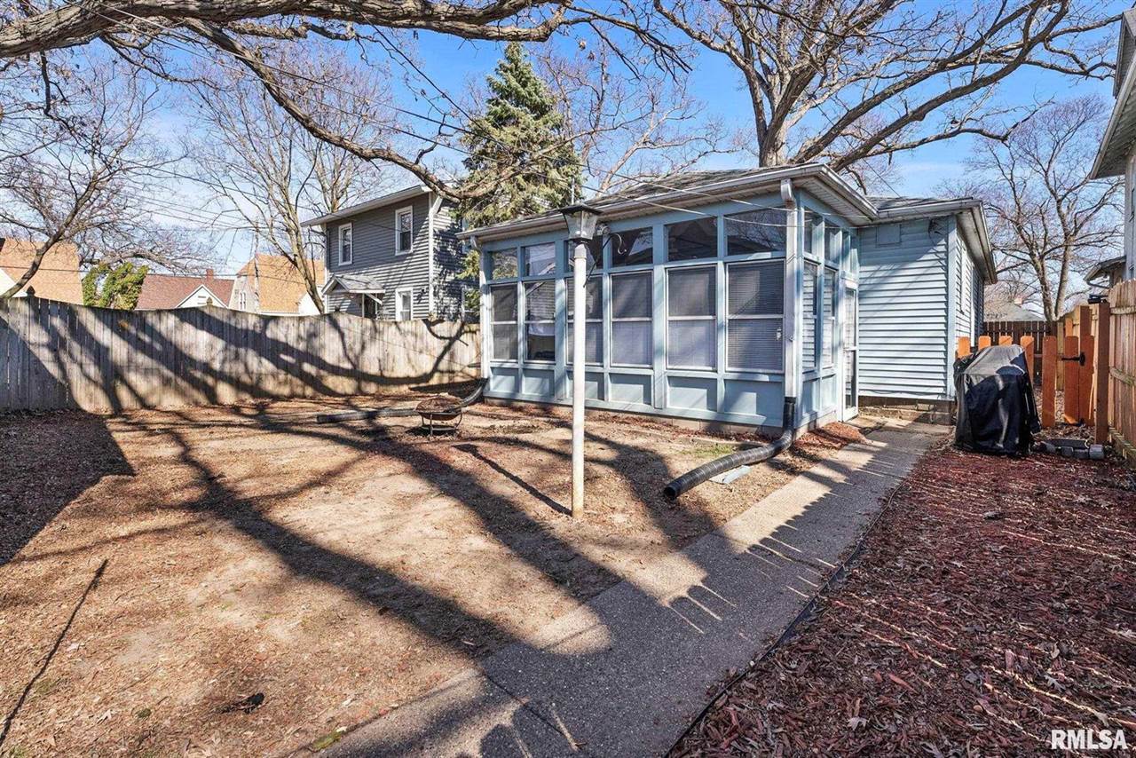 1604 26TH Street, Rock Island, IL 61201