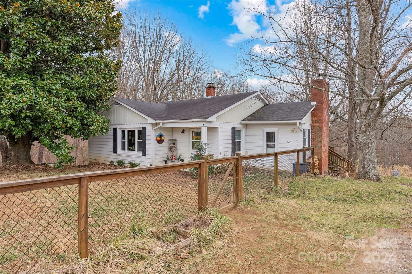 700 Jupiter Road, Weaverville, NC 28787