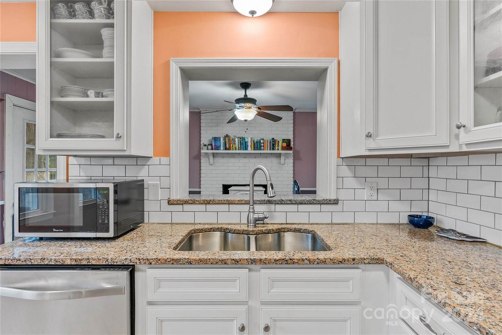 700 Jupiter Road, Weaverville, NC 28787