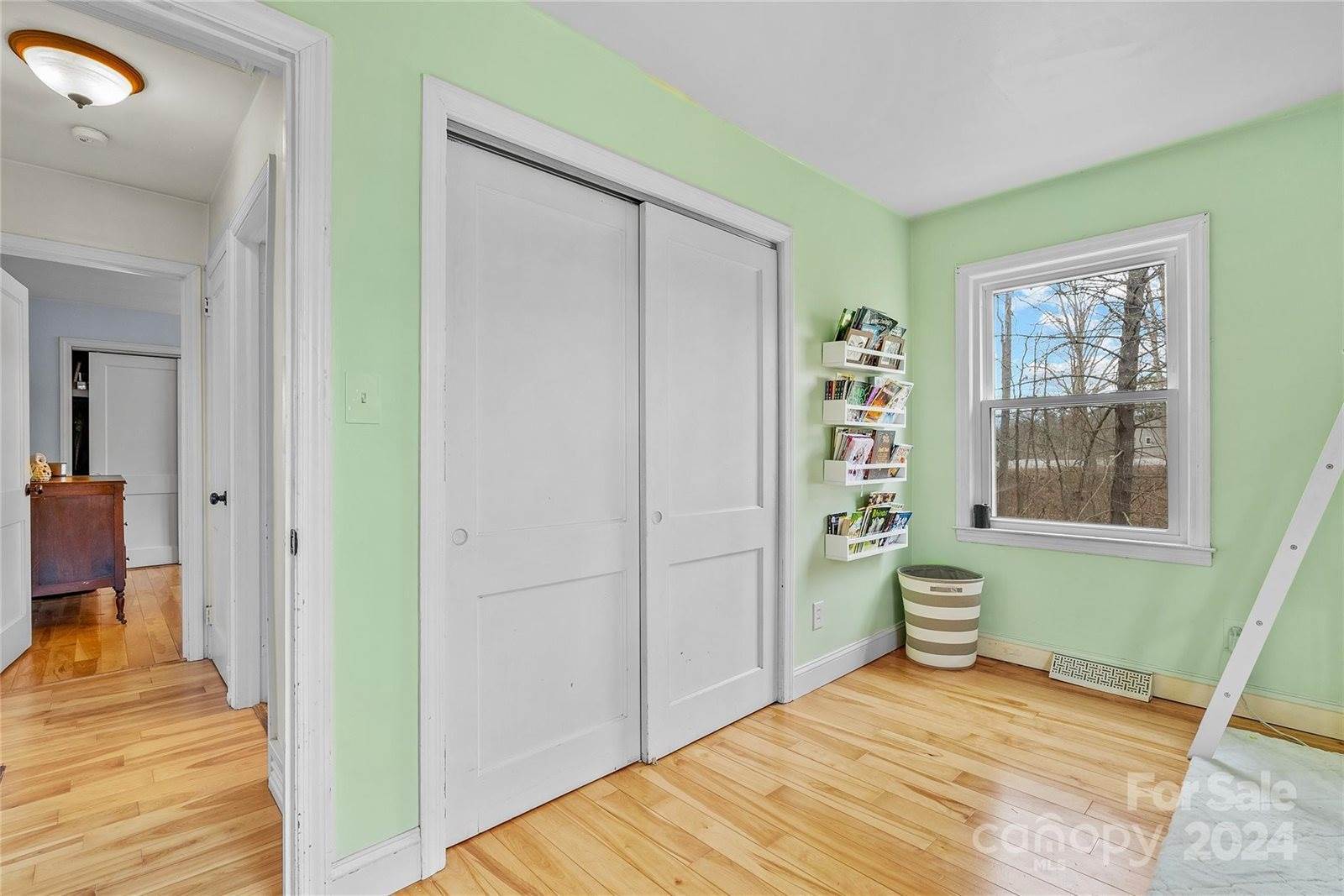 700 Jupiter Road, Weaverville, NC 28787