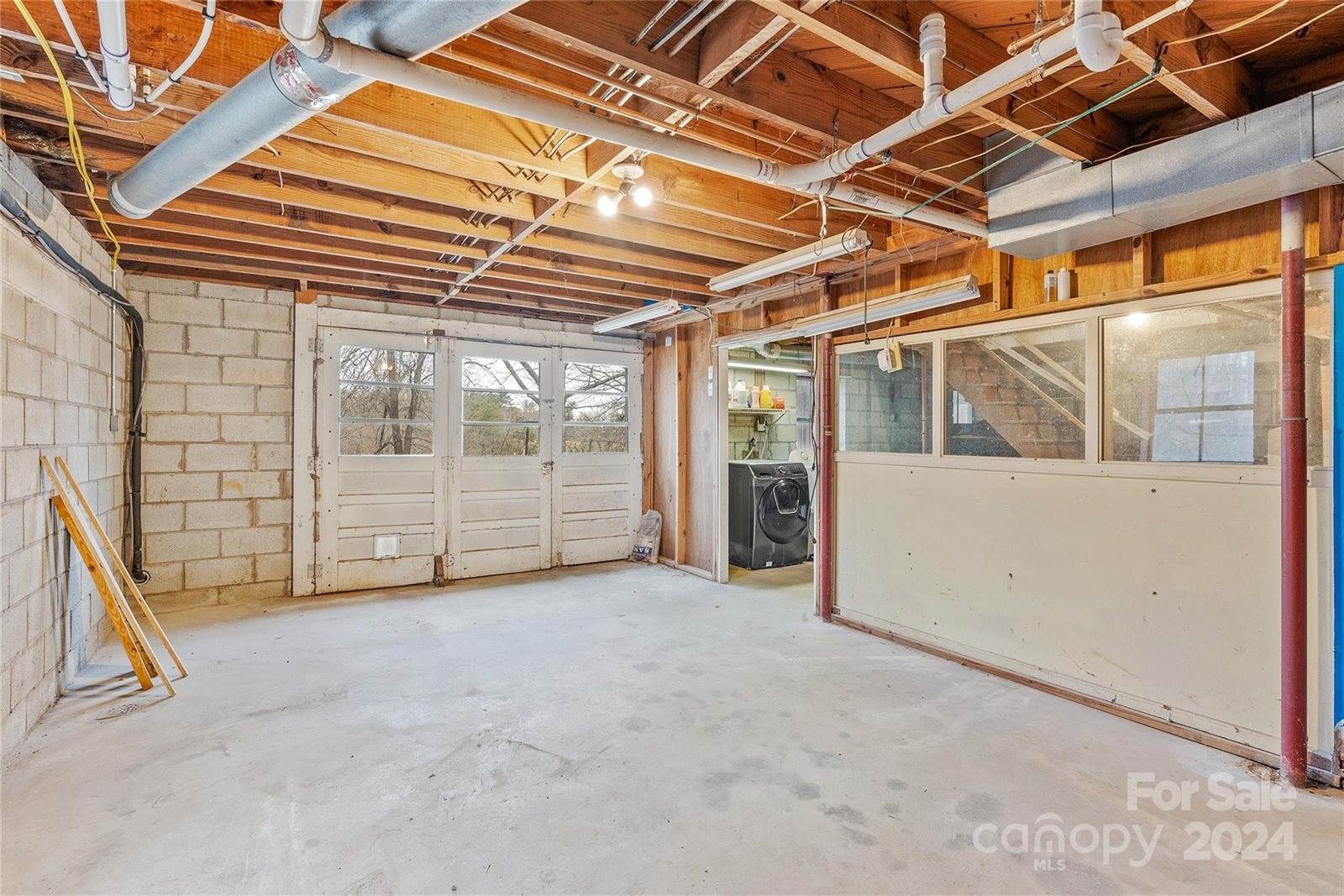 700 Jupiter Road, Weaverville, NC 28787