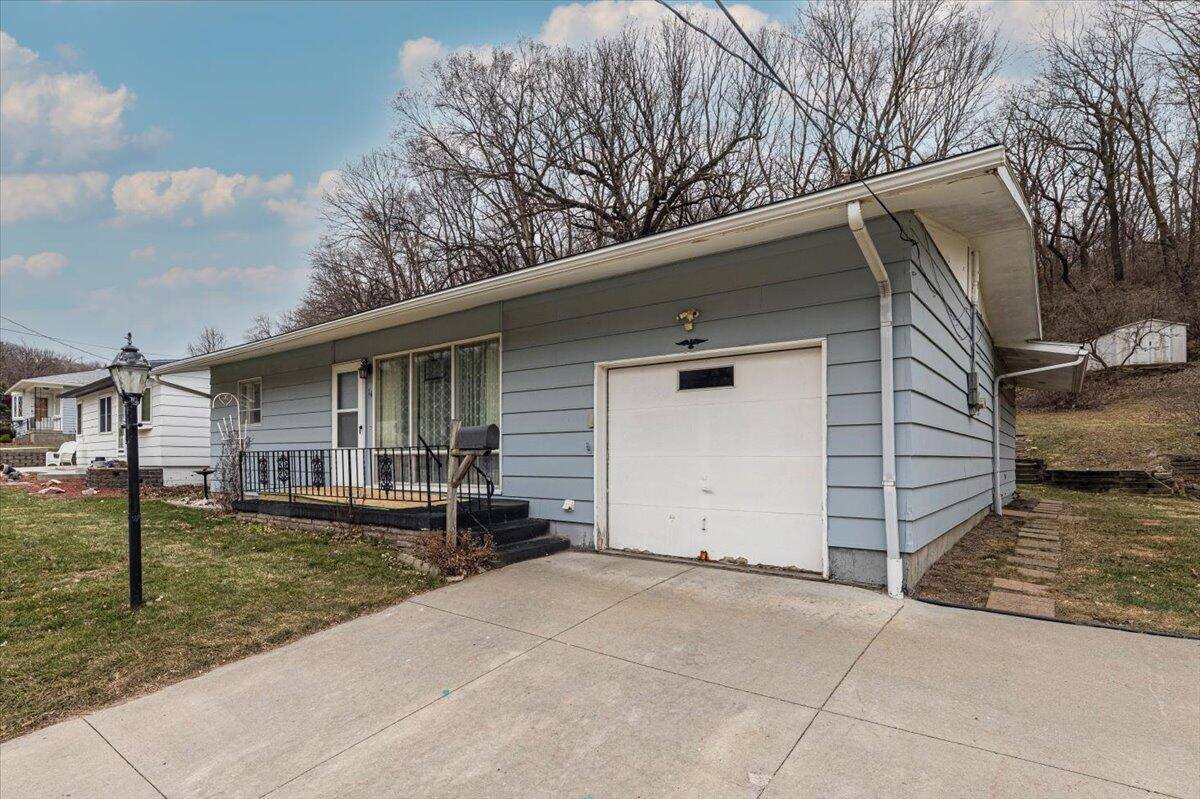 14 Lynnwood Drive, Council Bluffs, IA 51503