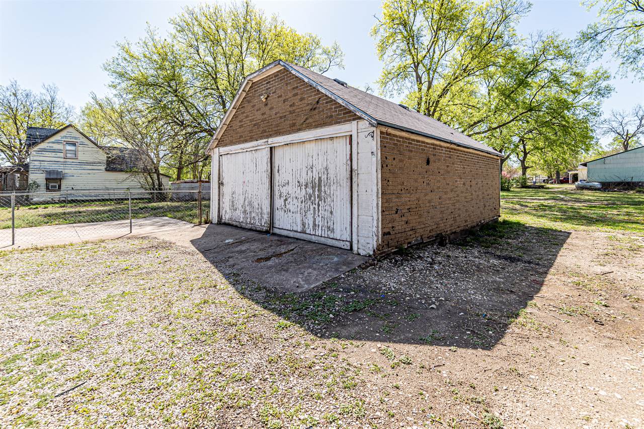 831 West 9th Street, Junction City, KS 66441