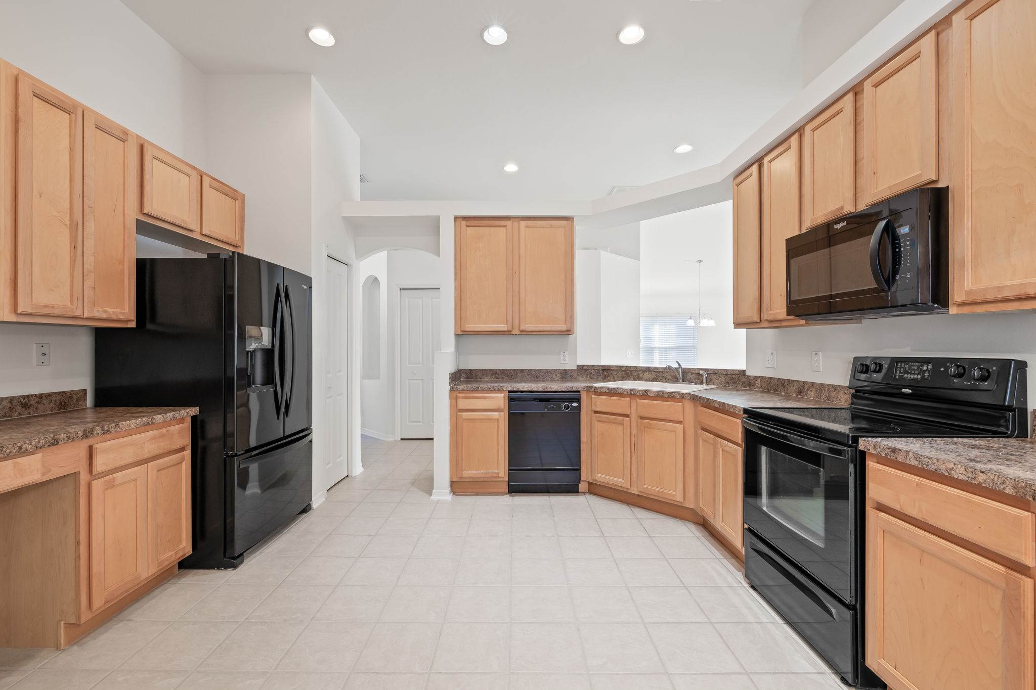 6823 Runner Oak Dr, Wesley Chapel, FL 33545