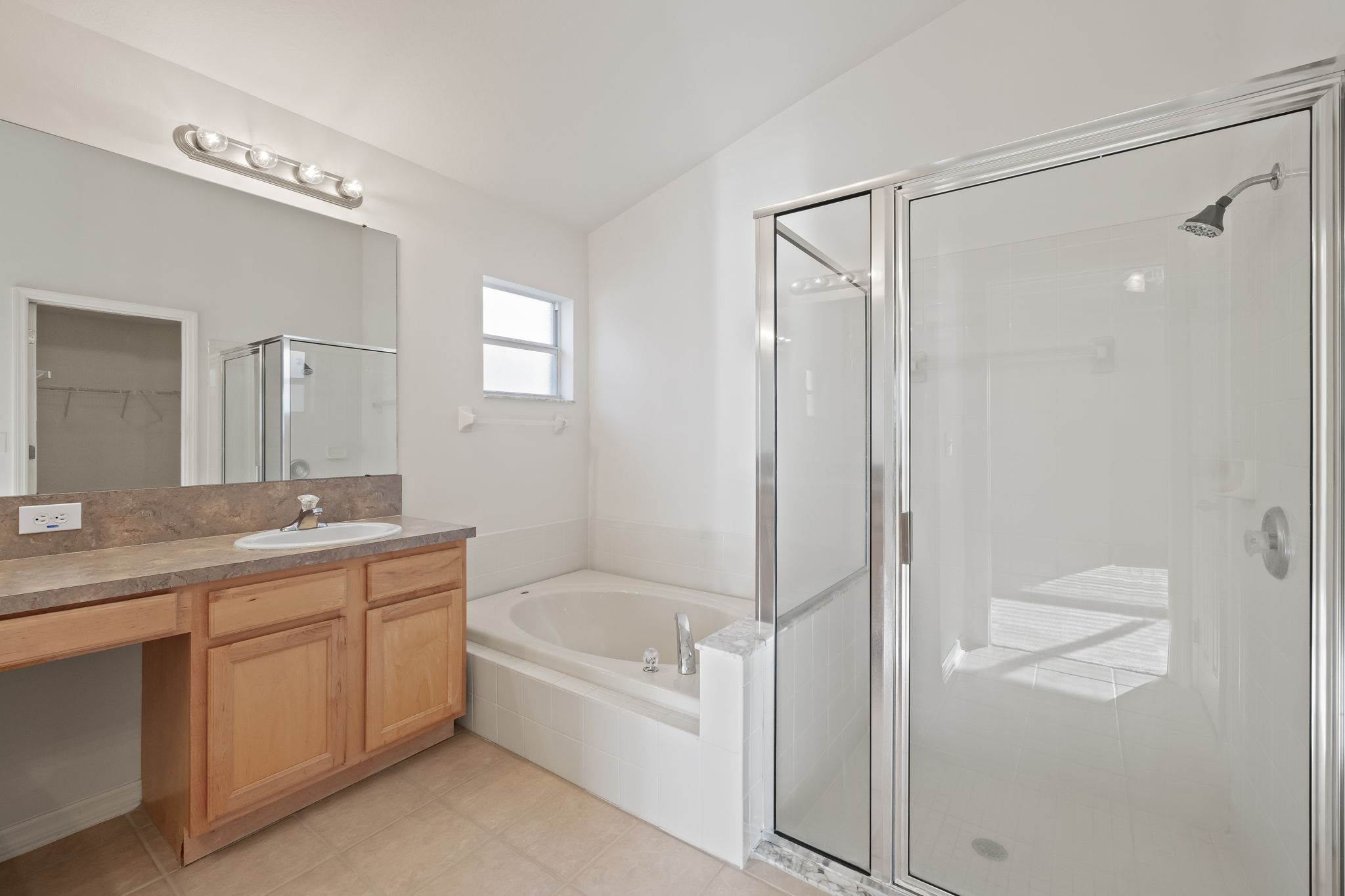 6823 Runner Oak Dr, Wesley Chapel, FL 33545