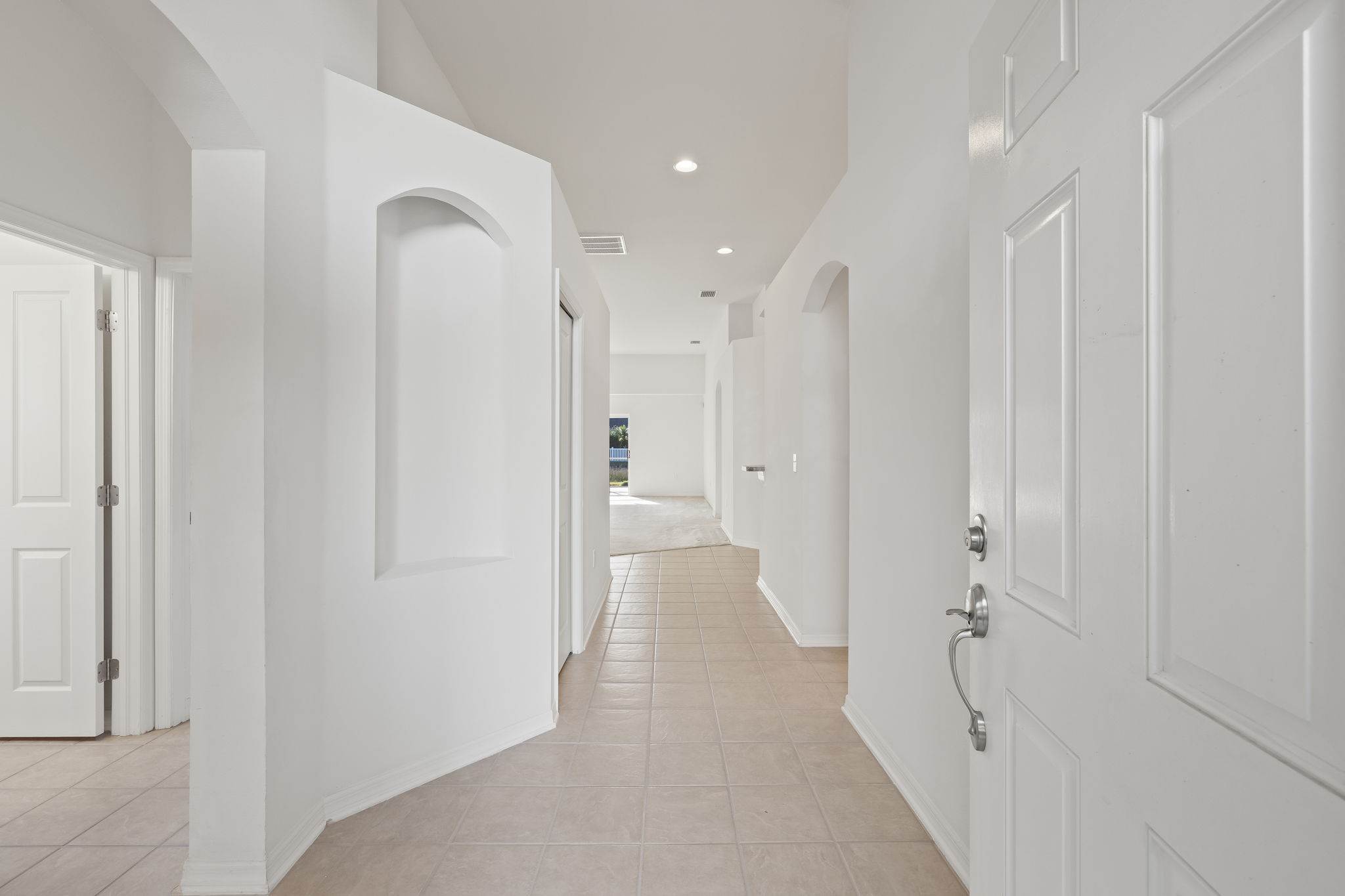 6823 Runner Oak Dr, Wesley Chapel, FL 33545