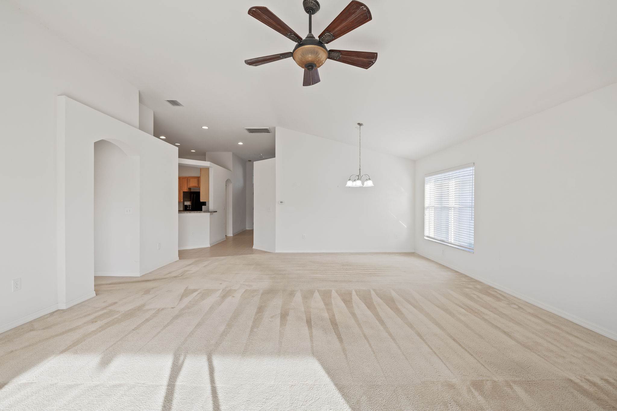 6823 Runner Oak Dr, Wesley Chapel, FL 33545