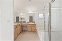 6823 Runner Oak Dr, Wesley Chapel, FL 33545