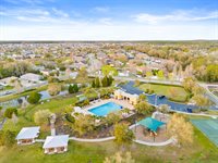 6823 Runner Oak Dr, Wesley Chapel, FL 33545