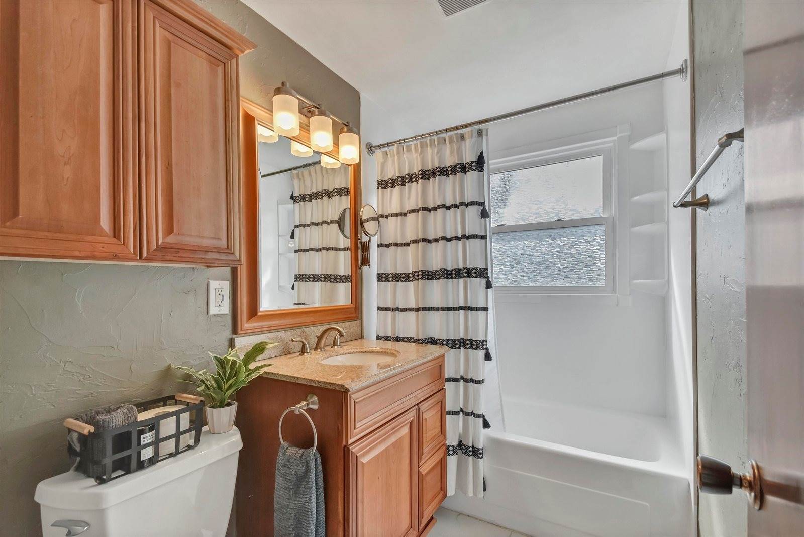 1313 San Jose Place, Green Bay, WI 54303