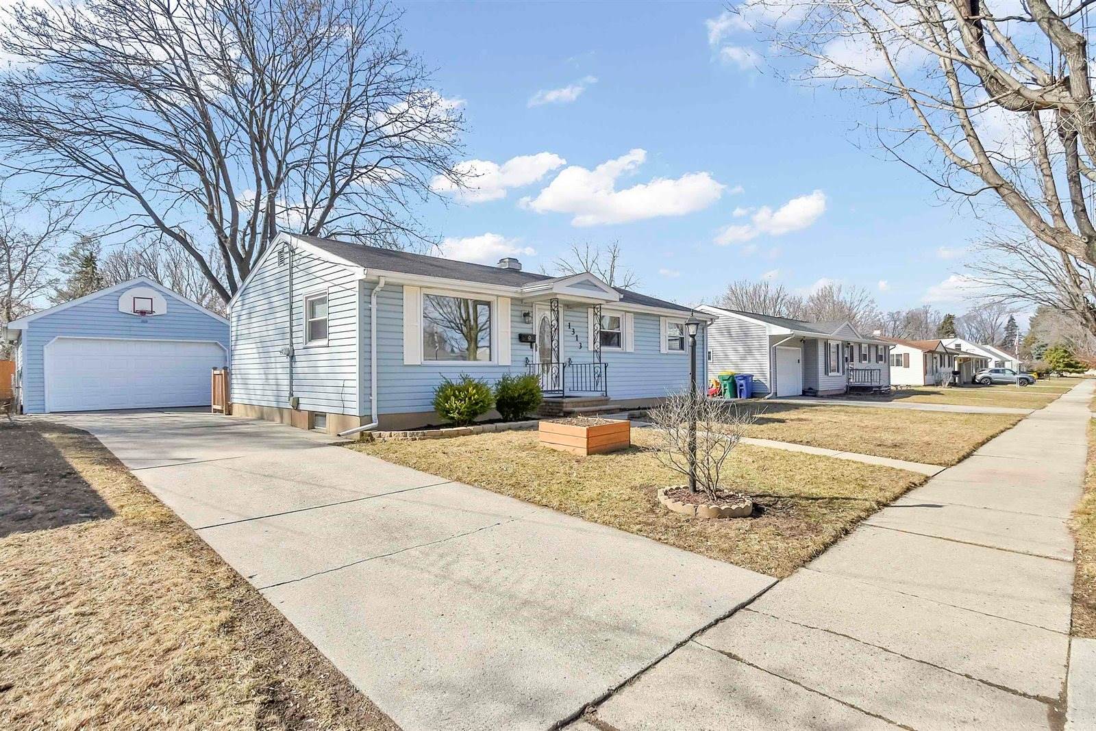 1313 San Jose Place, Green Bay, WI 54303