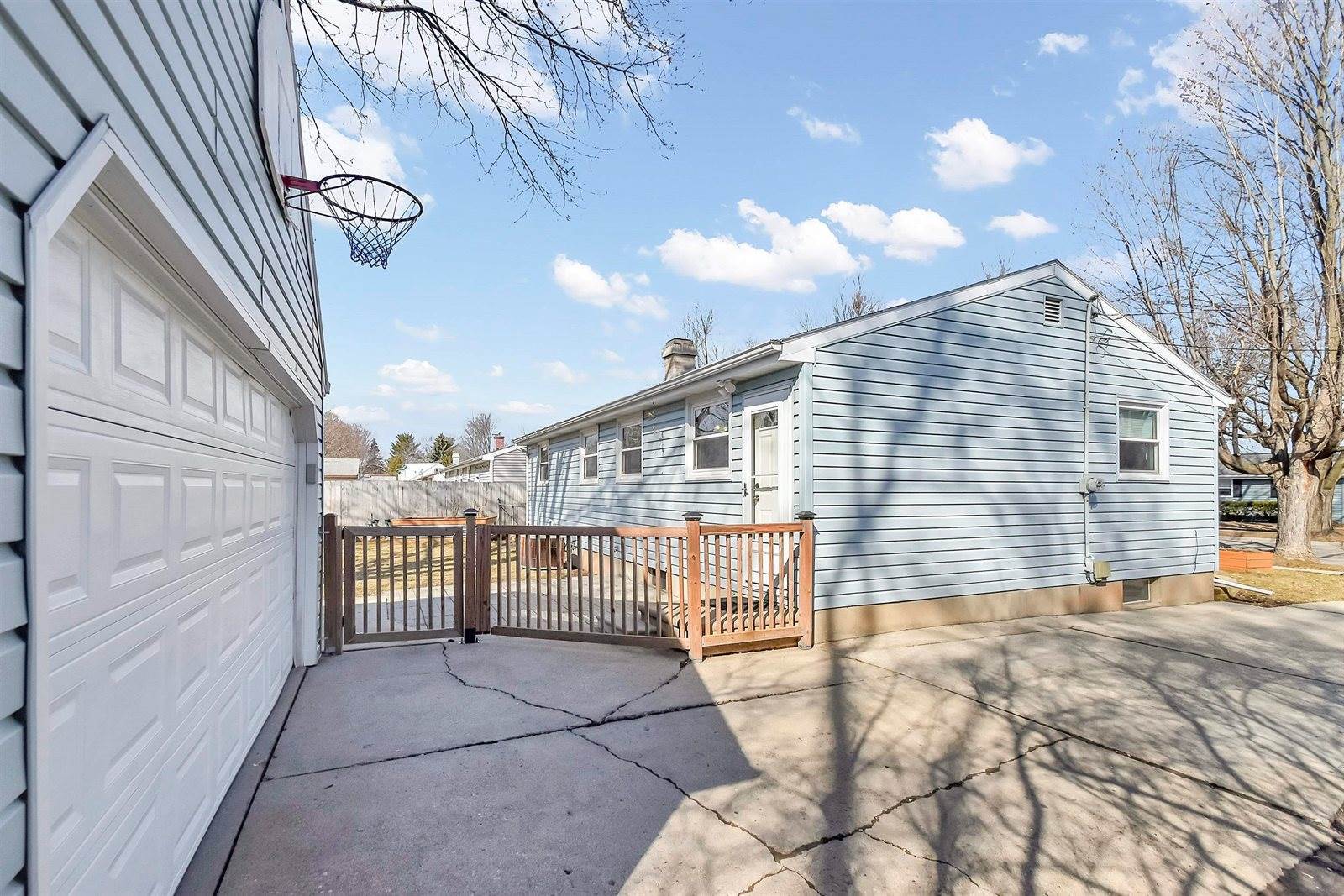 1313 San Jose Place, Green Bay, WI 54303