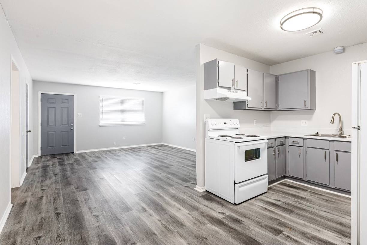 10 SW 69th St, Lawton, OK 73505