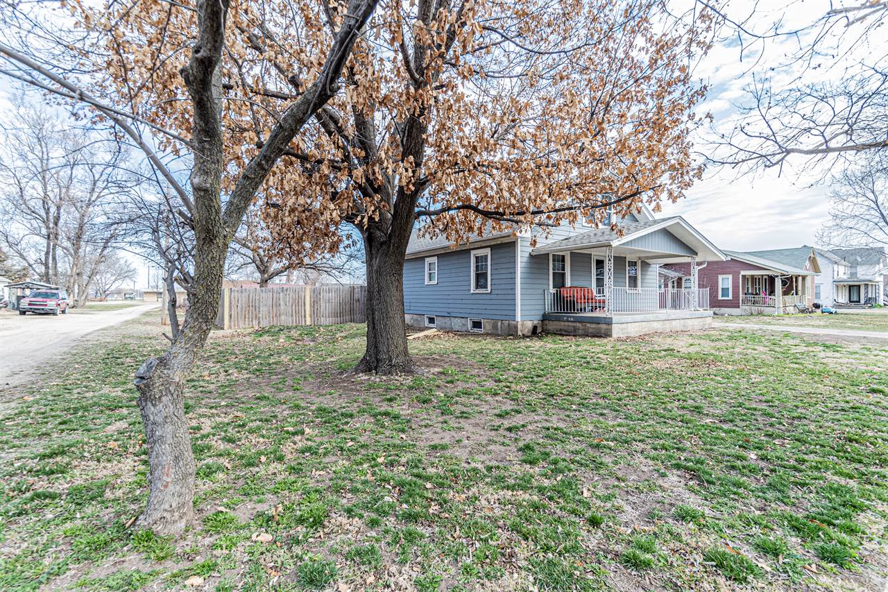 226 East 5th, Chapman, KS 67431