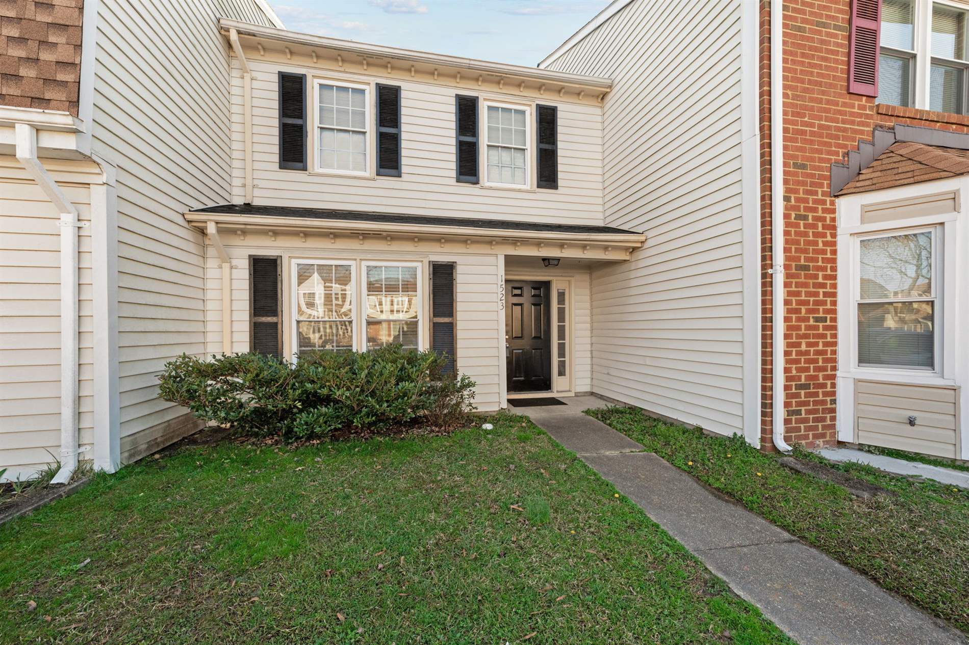 1523 Jameson Dr, Virginia Beach, VA 23464