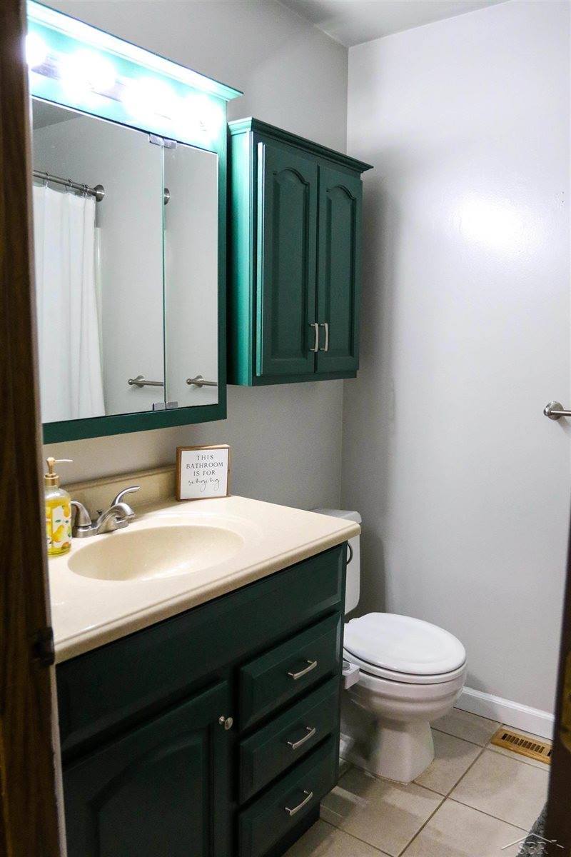 3848 N Center Road, Saginaw, MI 48603