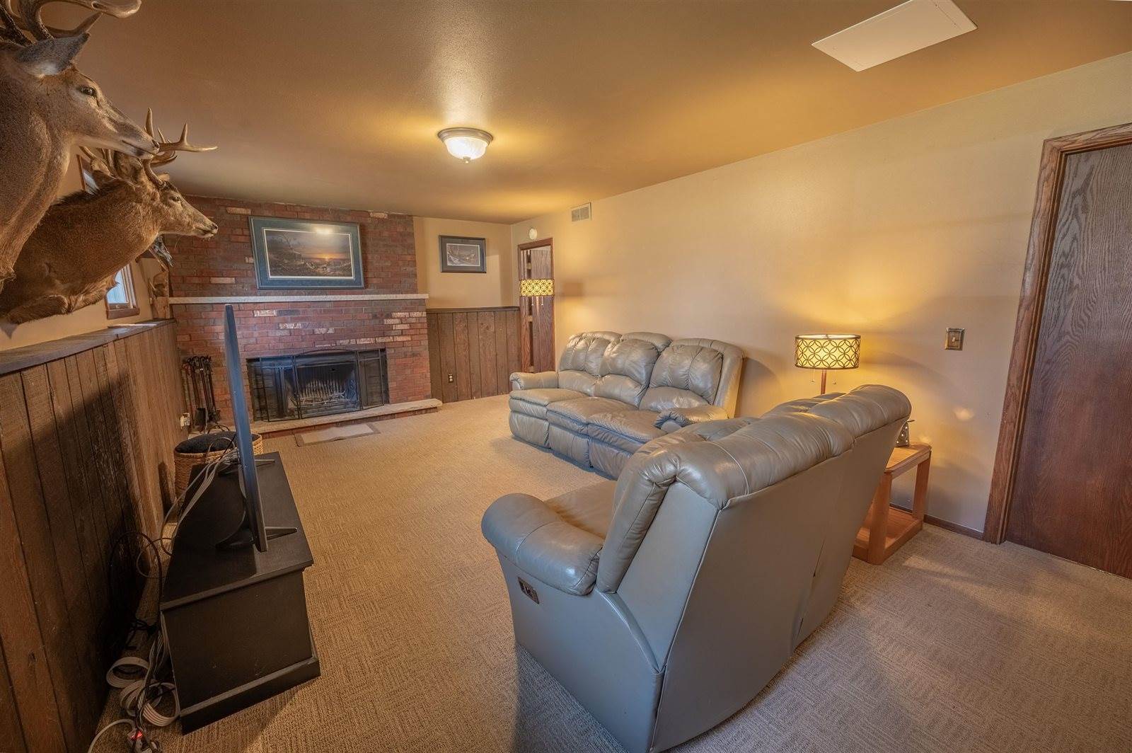 2250 Heatherton Lane, Plover, WI 54467