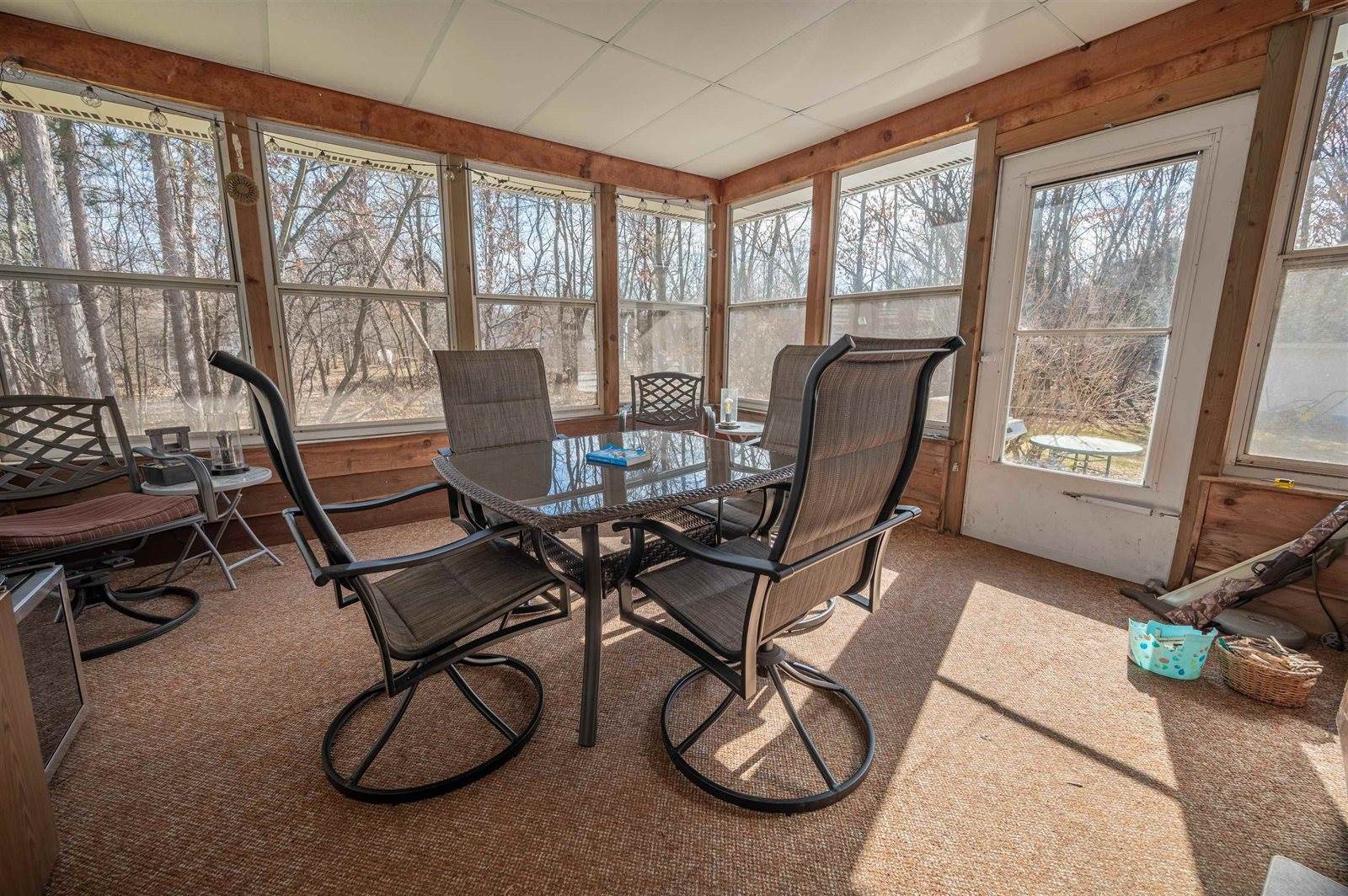 2250 Heatherton Lane, Plover, WI 54467