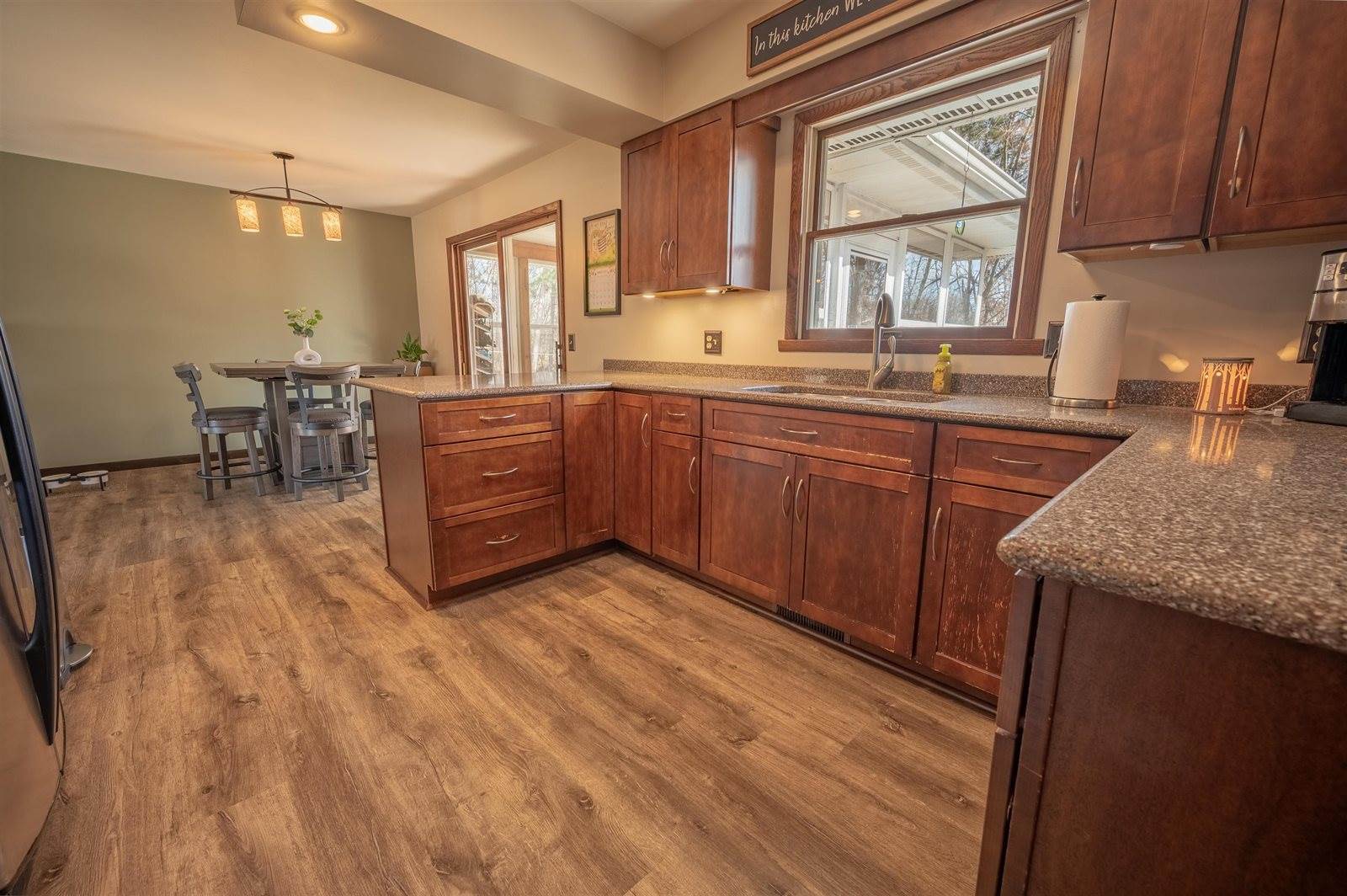 2250 Heatherton Lane, Plover, WI 54467