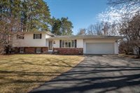 2250 Heatherton Lane, Plover, WI 54467