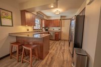 2250 Heatherton Lane, Plover, WI 54467