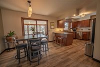 2250 Heatherton Lane, Plover, WI 54467